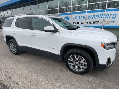 Used 2023 GMC Acadia SLT image 2