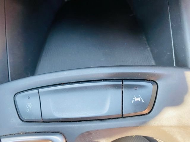 Used 2025 Chevrolet Trax RS FWD image 30