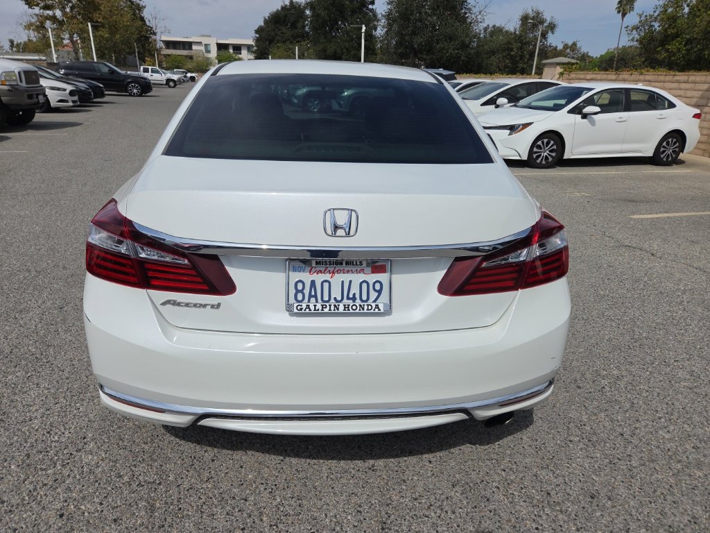 Used 2017 Honda Accord LX image 4