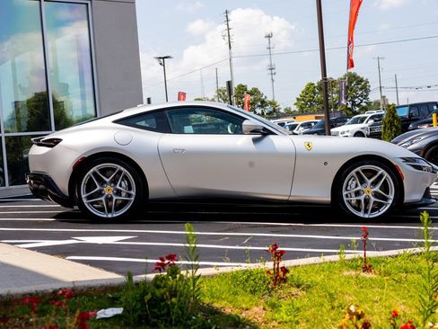 Used 2022 Ferrari Roma RWD image 13