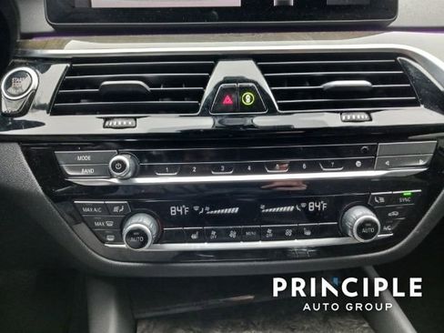 New 2023 BMW 530i w/ Convenience Package image 21