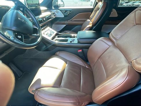 Used 2023 Lincoln Aviator Reserve w/ Equipment Group 201A AWD/4WD image 3