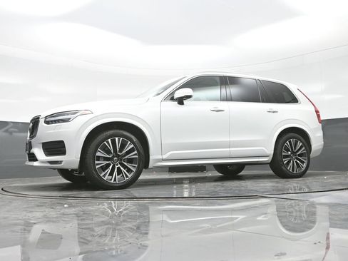 Used 2022 Volvo XC90 T6 Momentum w/ Climate Package image 24