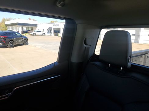 Used 2022 GMC Sierra 1500 SLT w/ SLT Premium Plus Package AWD/4WD image 13