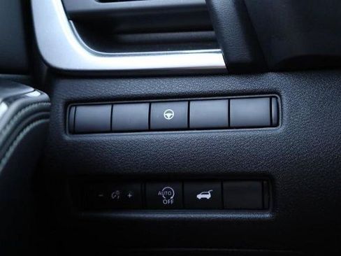 Certified 2025 Nissan Rogue SV AWD/4WD image 18