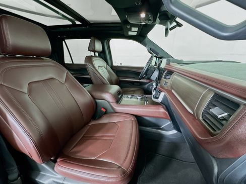 Used 2024 Ford Expedition Max Limited image 35