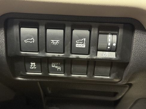 Used 2022 Subaru Ascent Touring AWD/4WD image 25
