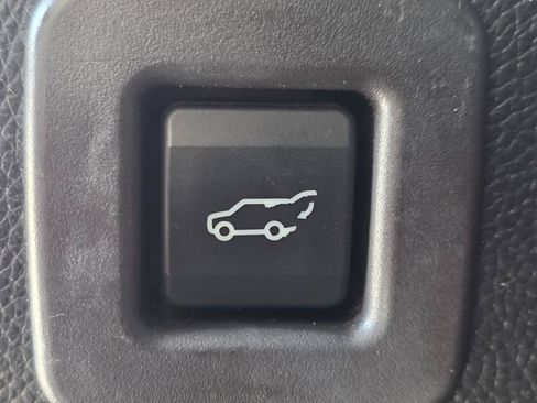 Used 2012 Ford Expedition Limited RWD image 10