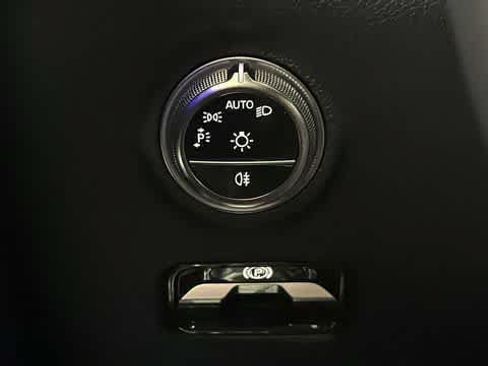Certified 2026 Mercedes-Benz C 300 4MATIC Sedan image 16