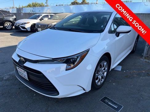 Used 2025 Toyota Corolla LE FWD image 3