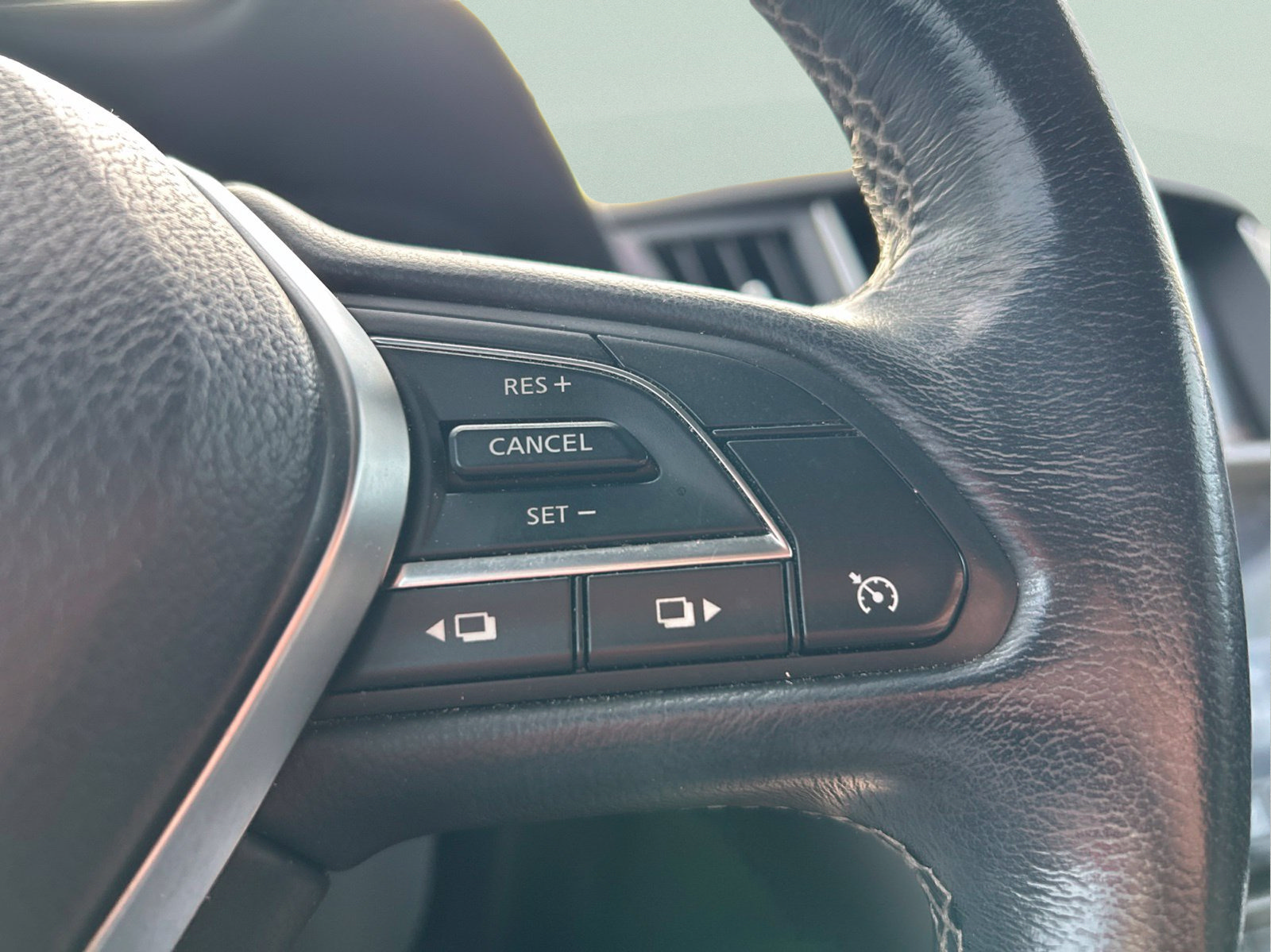 Used 2019 INFINITI Q50 Luxe RWD image 15