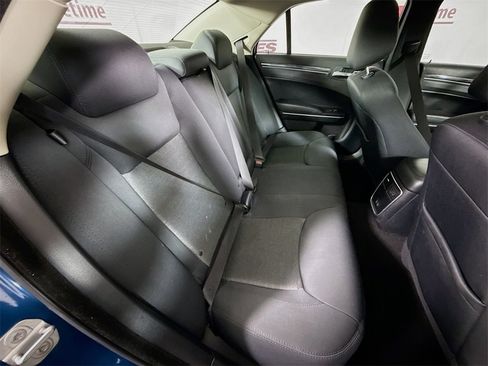 Used 2021 Chrysler 300 Touring w/ Sport Appearance Package image 28