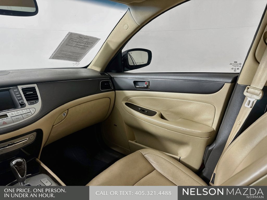 Used 2010 Hyundai Genesis 4.6 RWD image 27