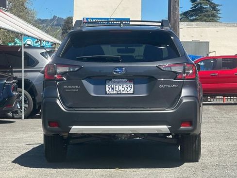 Used 2025 Subaru Outback Limited AWD/4WD image 5
