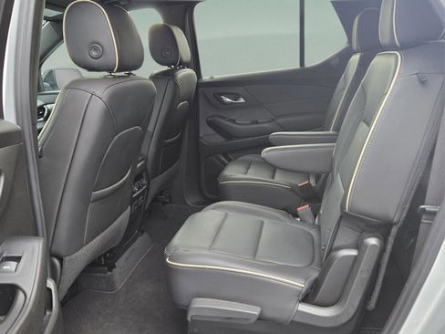 Used 2022 Chevrolet Traverse Premier w/ Redline Edition image 9