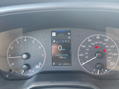 Used 2024 Toyota Corolla Cross LE image 17