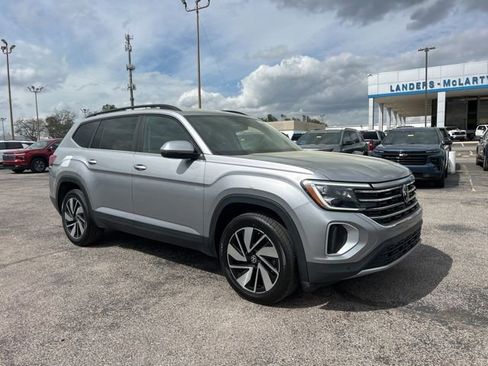 Used 2024 Volkswagen Atlas SE image 1