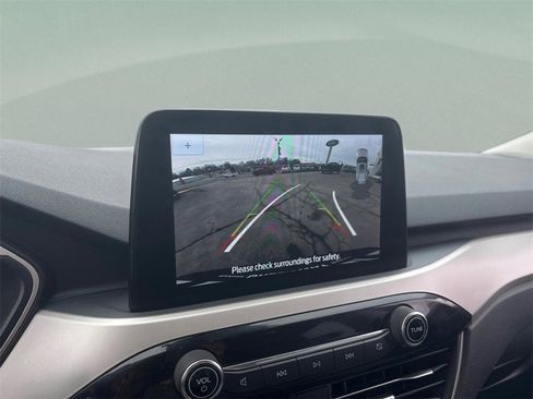 Used 2022 Ford Escape SE image 21