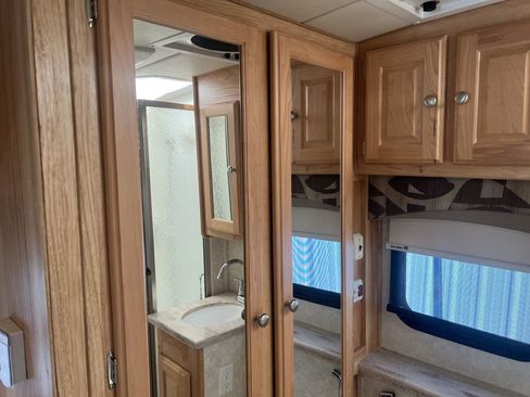Used 2017 Ford E-450 and Econoline 450 Super Duty w/ Motorhome Prep Package RWD image 10