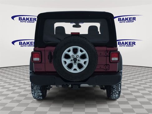 Used 2021 Jeep Wrangler Islander image 4