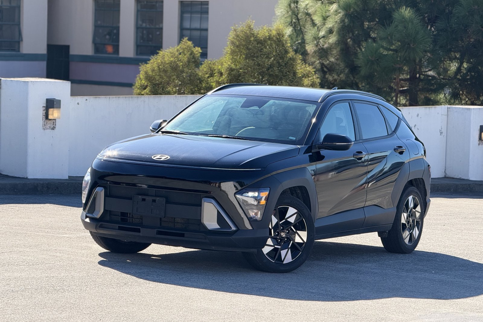 Used 2024 Hyundai Kona SEL FWD image 3