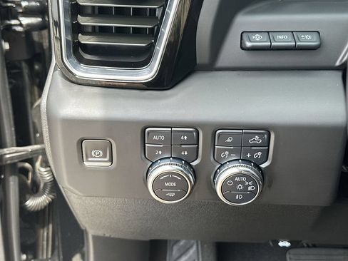Certified 2024 GMC Sierra 2500 Denali Ultimate AWD/4WD image 18