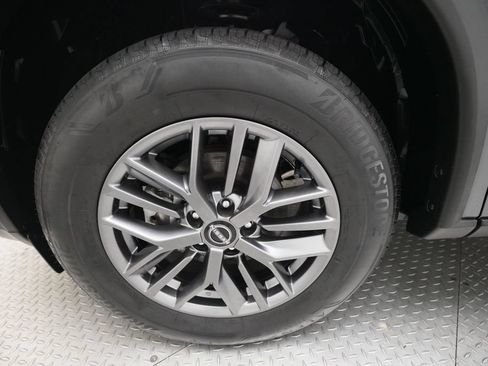 Used 2023 Nissan Rogue S AWD/4WD image 24