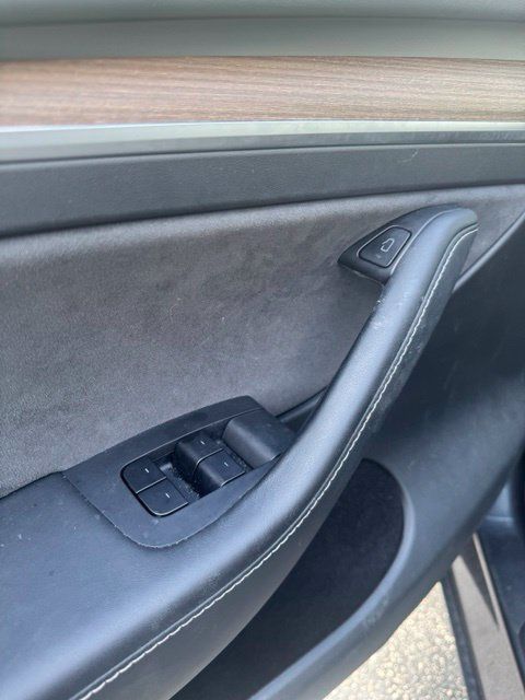 Used 2025 Tesla Model Y Long Range RWD image 13