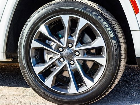 Used 2023 Jeep Grand Cherokee L Overland image 10