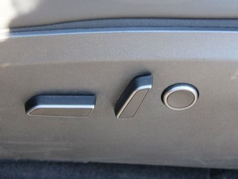 Used 2023 Tesla Model Y Performance image 19