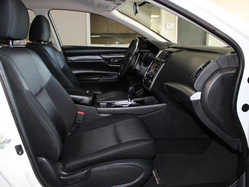 Used 2017 Nissan Altima 2.5 SR w/ Midnight Edition Package FWD image 27