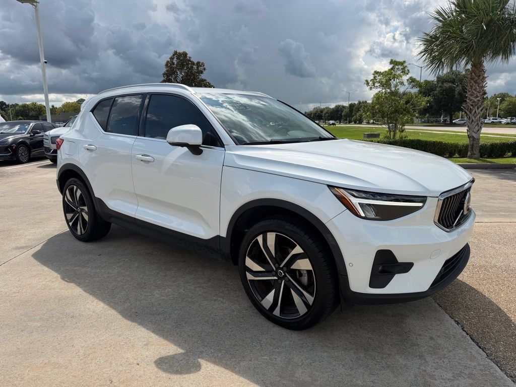 Used 2023 Volvo XC40 B5 Ultimate w/ Climate Package AWD/4WD image 7