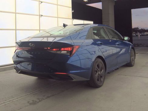 Used 2021 Hyundai Elantra SEL FWD image 4