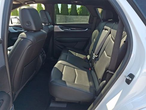 Used 2021 Cadillac XT5 Premium Luxury FWD image 10