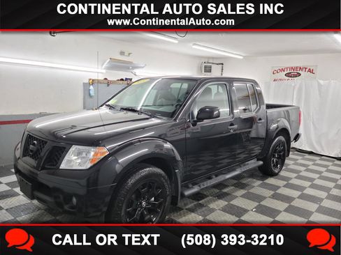 Used 2021 Nissan Frontier SV w/ Midnight Edition Floor Mats image 1