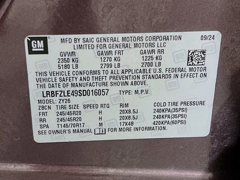 Used 2025 Buick Envision Sport Touring AWD/4WD image 32