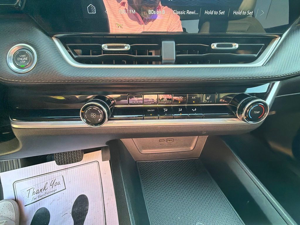 Used 2026 Chevrolet Equinox LT w/ Safety and Technology Package FWD image 19