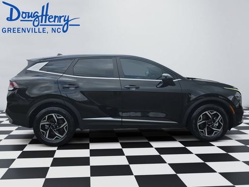 Used 2025 Kia Sportage LX FWD image 6