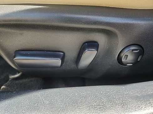 Used 2015 Toyota Avalon XLE FWD image 15