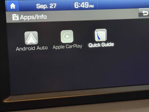 Used 2020 Hyundai Santa Fe SE image 8