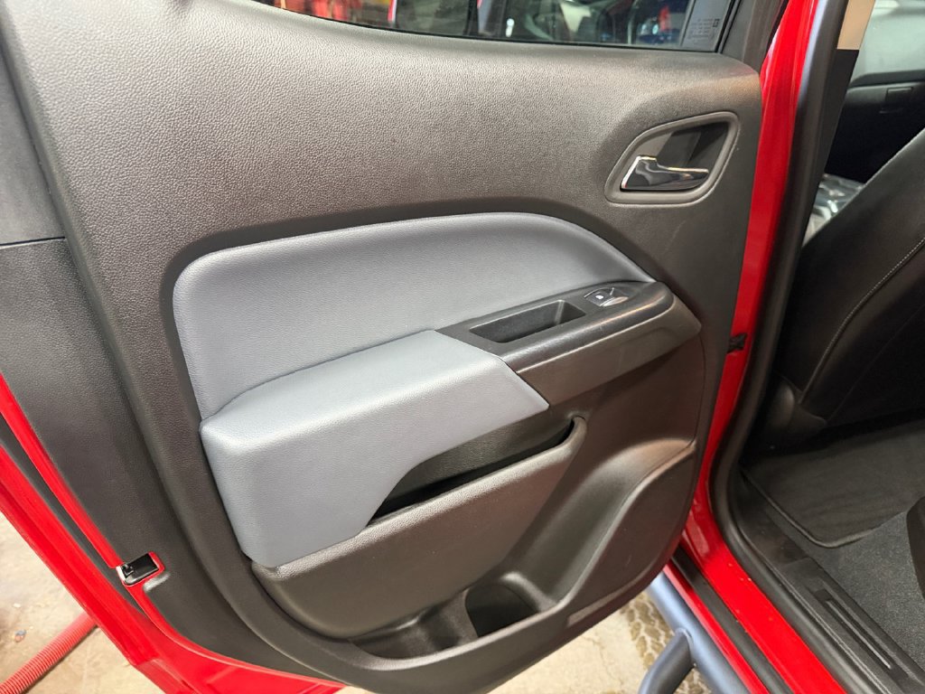 Used 2020 Chevrolet Colorado Z71 AWD/4WD image 26