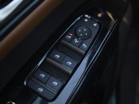 New 2026 Nissan Pathfinder Platinum AWD/4WD image 11