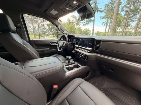 Used 2024 Chevrolet Silverado 1500 LTZ AWD/4WD image 18