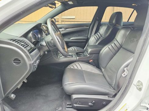Certified 2023 Chrysler 300 C RWD image 12