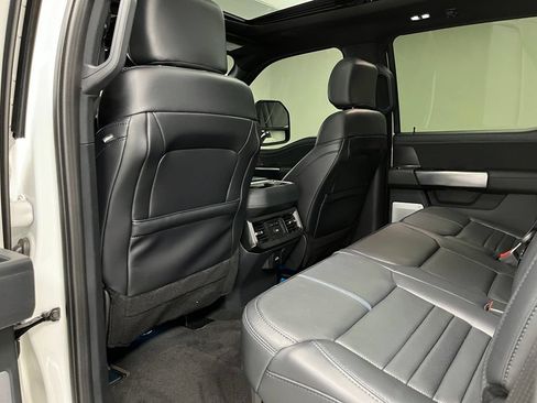 Used 2026 Ford F450 Platinum w/ FX4 Off-Road Package AWD/4WD image 46