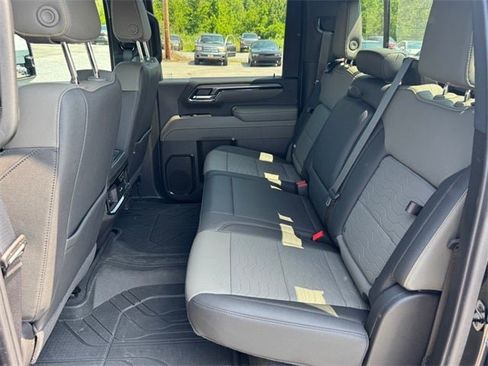 Used 2024 Chevrolet Silverado 2500 ZR2 w/ Technology Package image 10