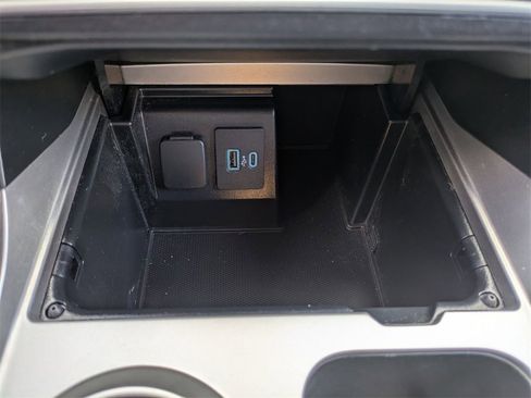 Used 2020 Ford Explorer Platinum w/ Premium Technology Package image 26