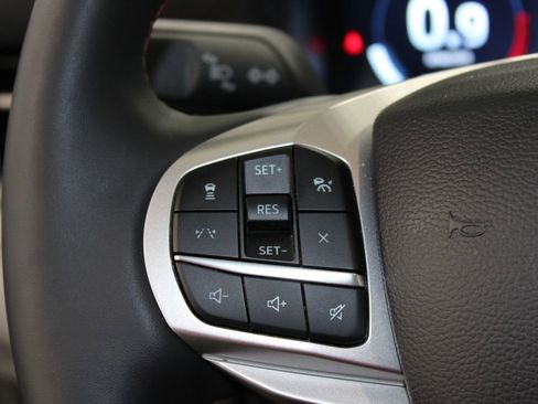 Used 2025 Ford Explorer Active w/ Active Comfort Package image 36