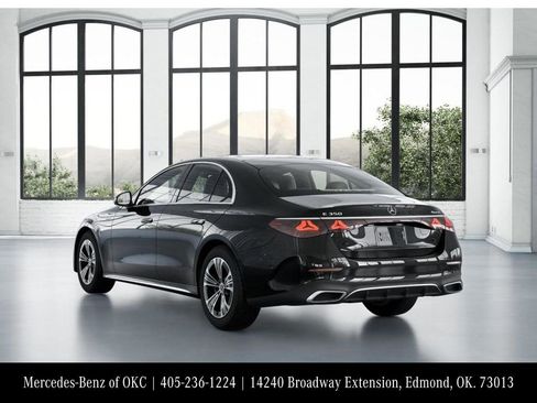 Used 2025 Mercedes-Benz E 350 4MATIC Sedan image 28