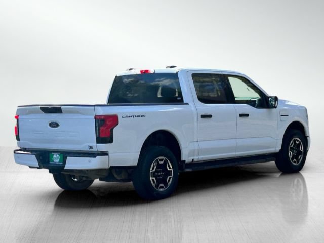 Used 2022 Ford F150 Lightning XLT AWD/4WD image 4